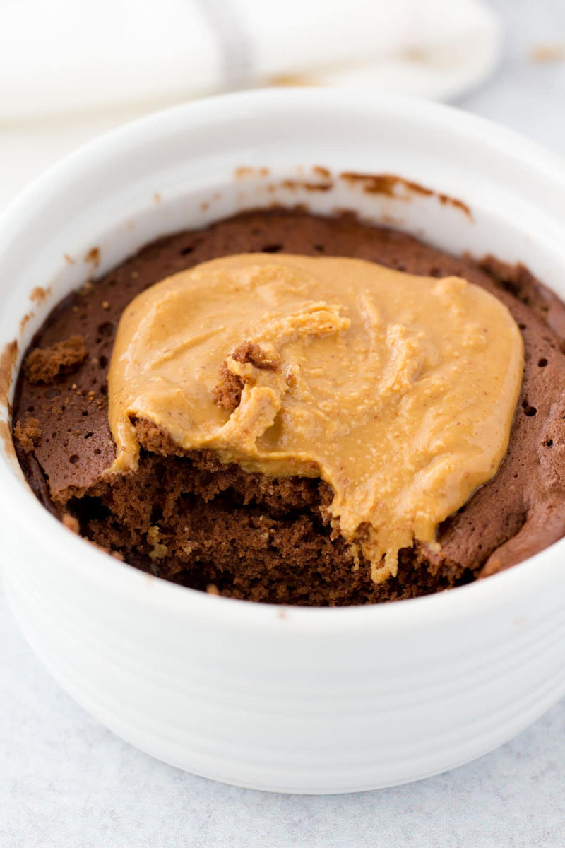 Chocolate Peanut Butter Protein Mug Cake 🧁
